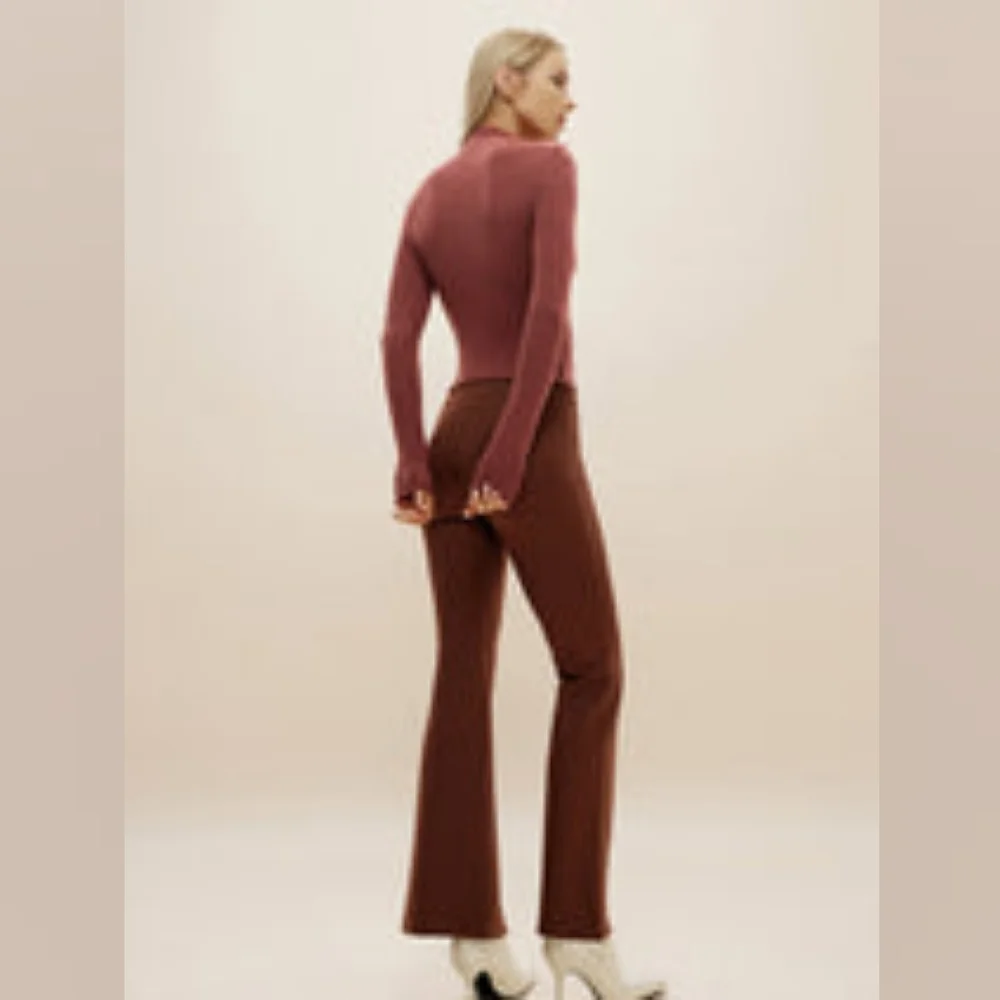OGL Mid Thermal Thermal Brushed Mock Neck Crop Top - Picture 7 of 13